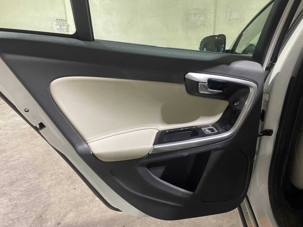 Volvo V60 2.4 D5 Twin Engine Special Edition 215PS 2015, GZ-344-N