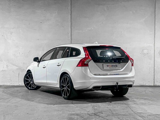 Volvo V60 2.4 D5 Twin Engine Special Edition 215pk 2015, GZ-344-N