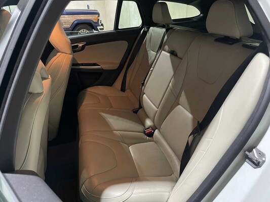 Volvo V60 2.4 D5 Twin Engine Special Edition 215pk 2015, GZ-344-N