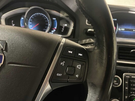 Volvo V60 2.4 D5 Twin Engine Special Edition 215pk 2015, GZ-344-N