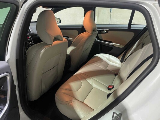 Volvo V60 2.4 D5 Twin Engine Special Edition 215pk 2015, GZ-344-N