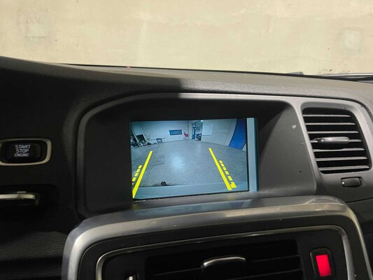 Volvo V60 2.4 D5 Twin Engine Special Edition 215pk 2015, GZ-344-N