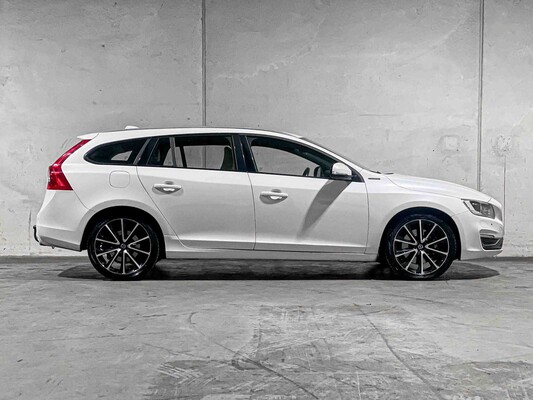Volvo V60 2.4 D5 Twin Engine Special Edition 215pk 2015, GZ-344-N