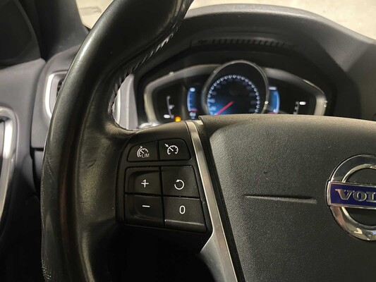 Volvo V60 2.4 D5 Twin Engine Special Edition 215pk 2015, GZ-344-N