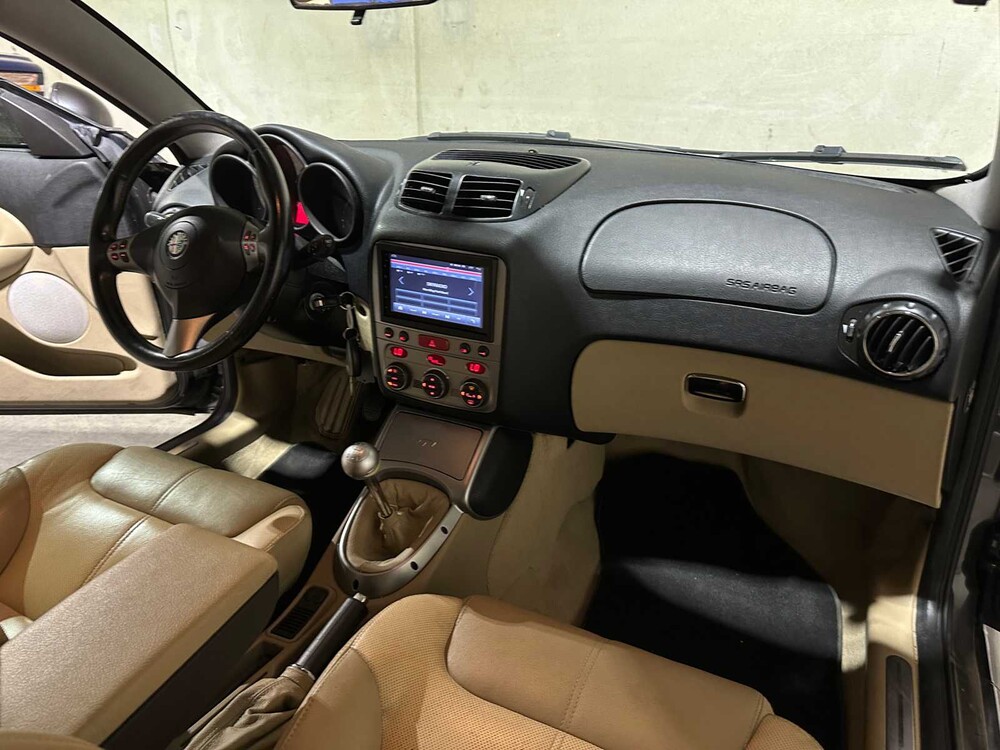 Alfa Romeo GT 2.0 JTS Collezione 166PS 2006, 91-TH-LT Youngtimer