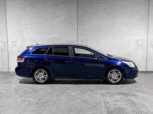 Toyota Avensis Wagon 1.8 VVTi Panoramic 147pk 2009, 17-JRJ-6 Youngtimer
