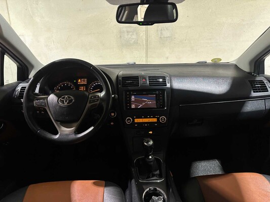 Toyota Avensis Wagon 1.8 VVTi Panoramic 147pk 2009, 17-JRJ-6 Youngtimer