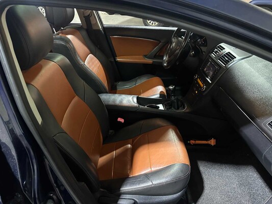 Toyota Avensis Wagon 1.8 VVTi Panoramic 147pk 2009, 17-JRJ-6 Youngtimer