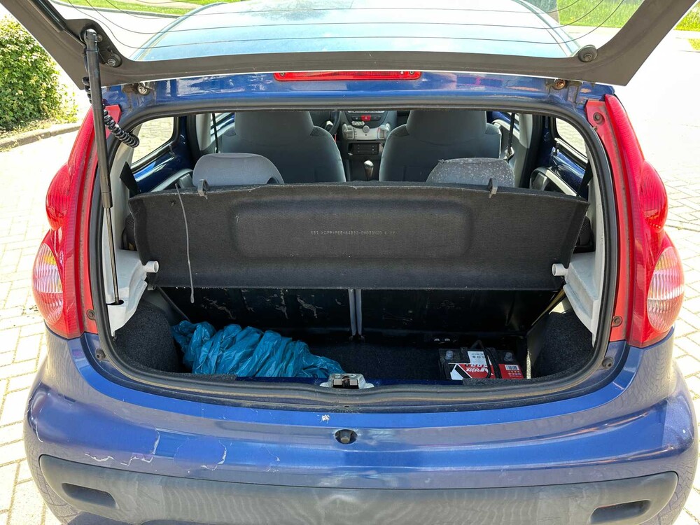 Peugeot 107 1.0-12V XR 68PS 2006, 1-SVR-93