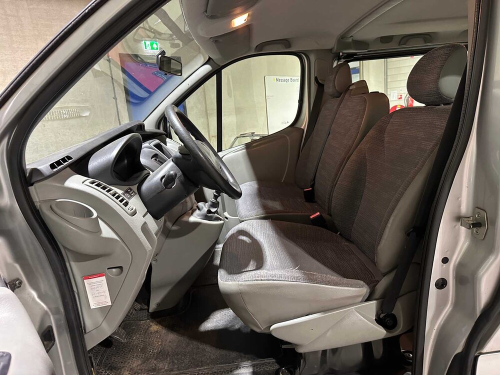 Renault Trafic Beifahrer 2.0 dCi T27 Authentique 9-Sitzer 90PS 2011, 53-RTV-9