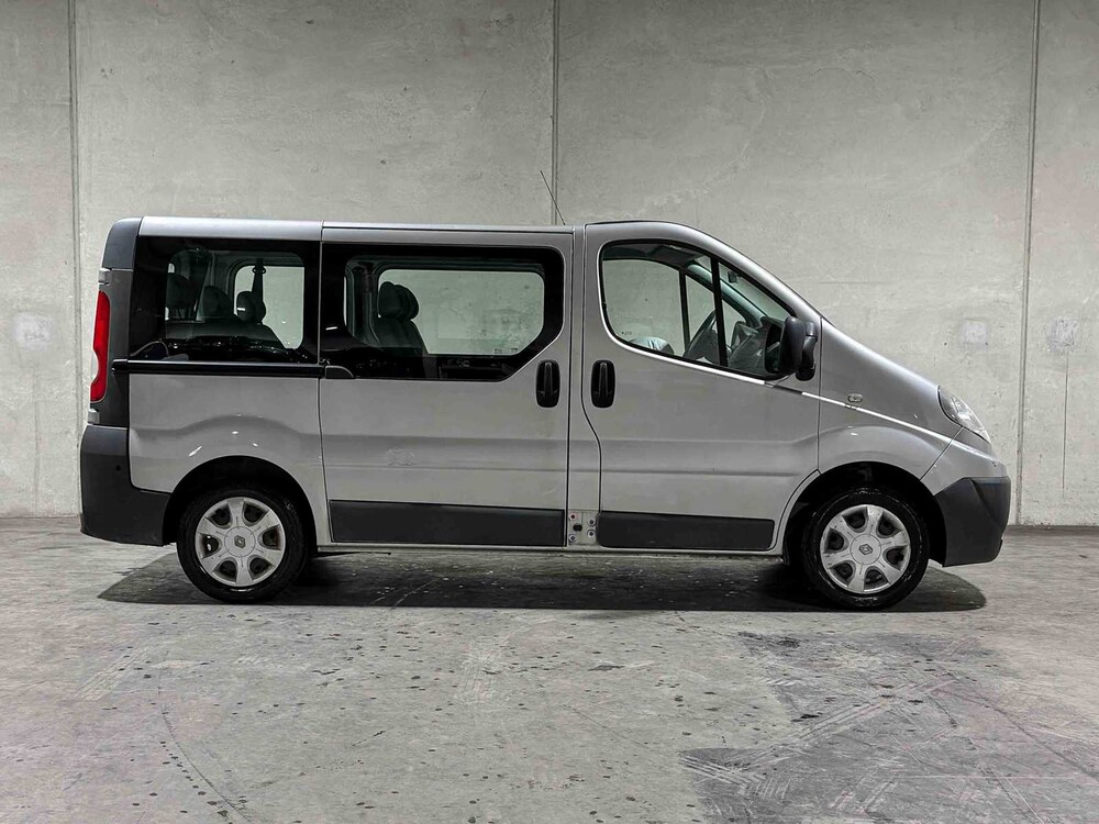 Renault Trafic Beifahrer 2.0 dCi T27 Authentique 9-Sitzer 90PS 2011, 53-RTV-9