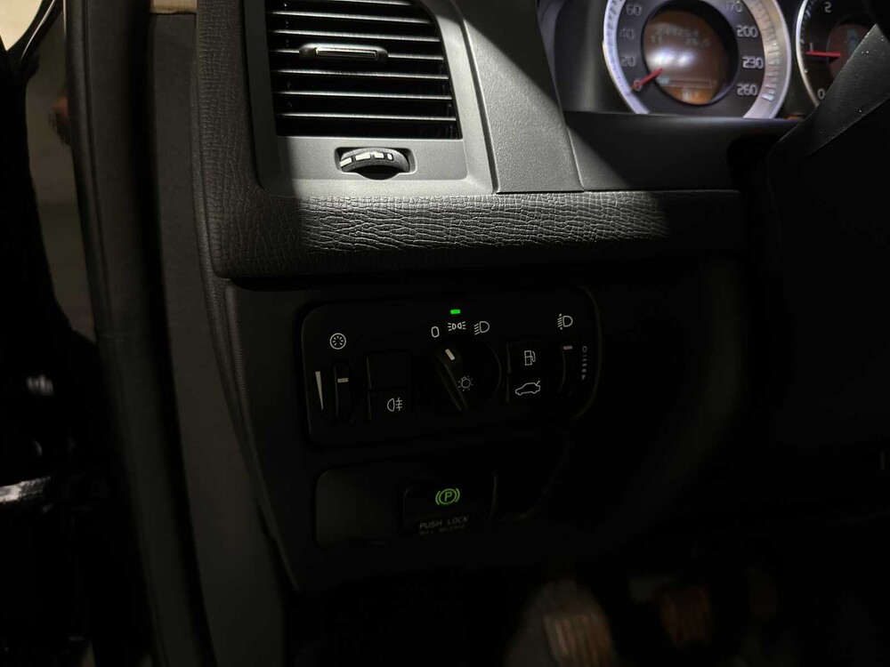 Volvo XC60 2.0 D4 5-Zylinder Momentum 163PS 2012, KT-999-X