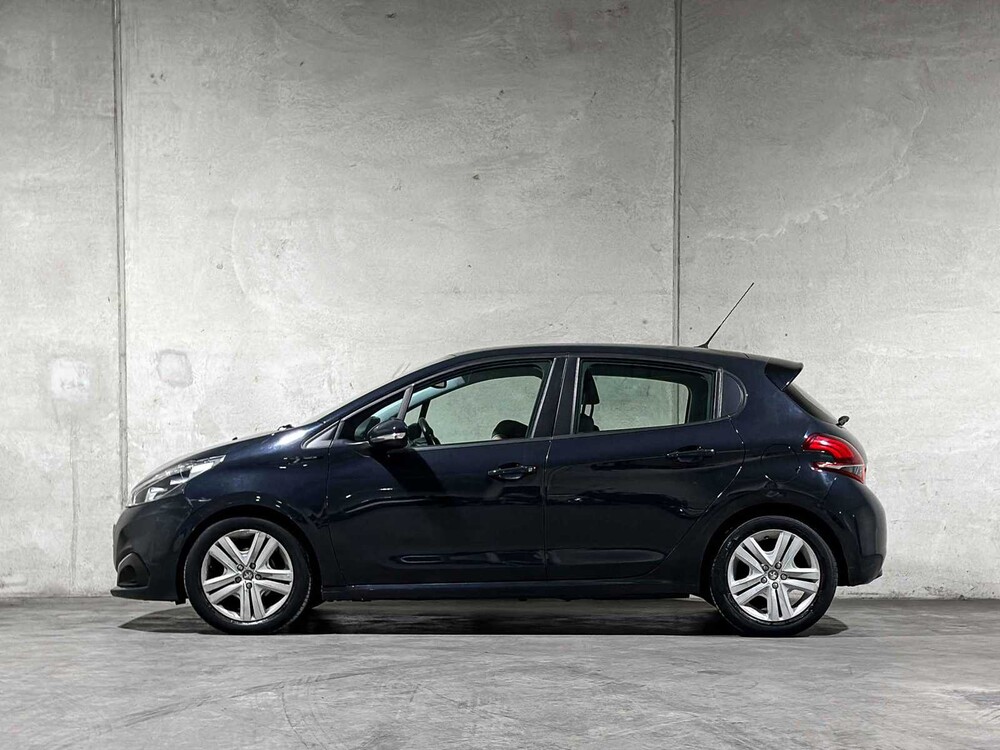 Peugeot 208 1.2 PureTech Signature 83PS 2019, XR-330-V