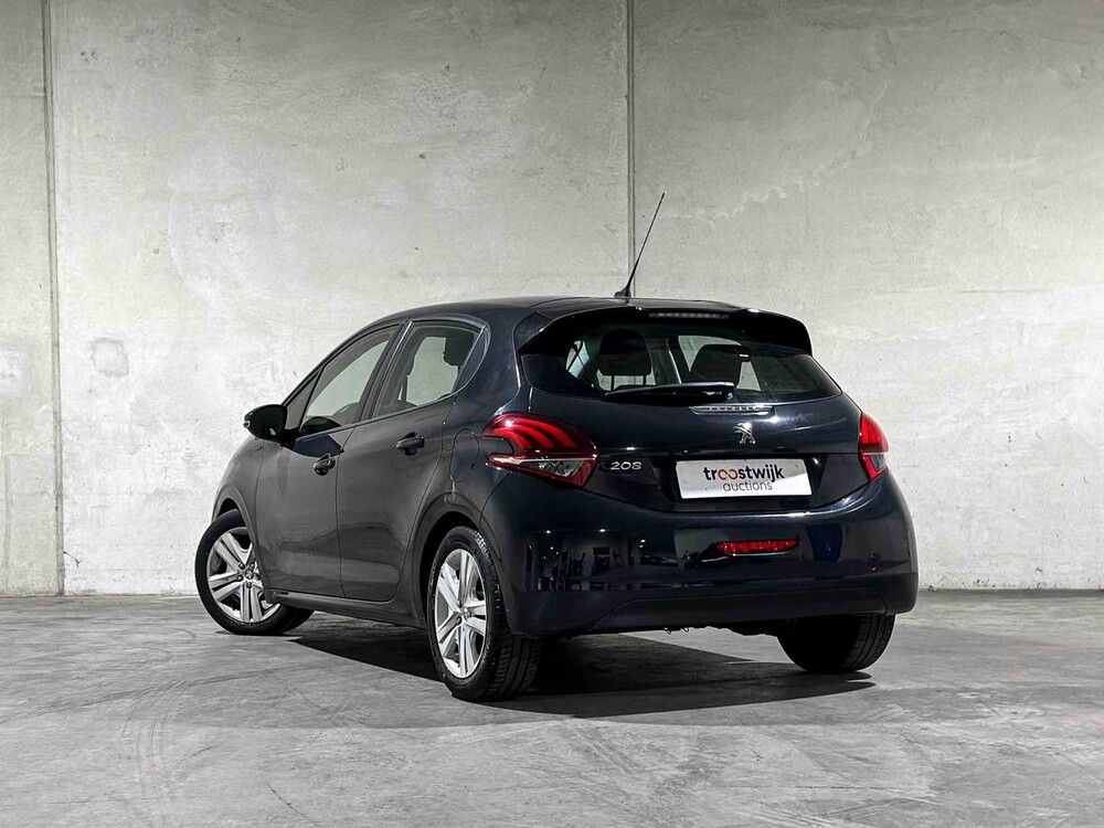Peugeot 208 1.2 PureTech Signature 83PS 2019, XR-330-V