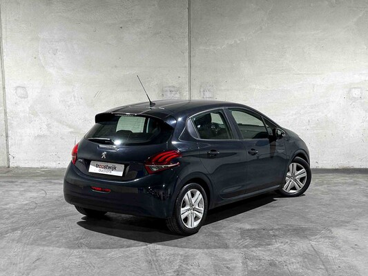 Peugeot 208 1.2 PureTech Signature 83PS 2019, XR-330-V