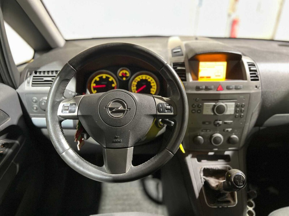 Opel Zafira 1.9 CDTi Enjoy 7-Personen 120PS 2005, P-660-PX