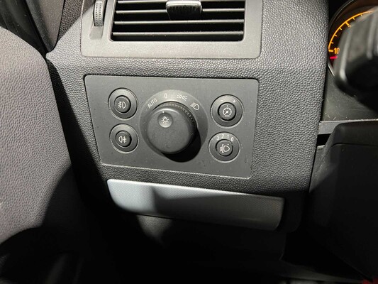 Opel Zafira 1.9 CDTi Enjoy 7-Personen 120PS 2005, P-660-PX