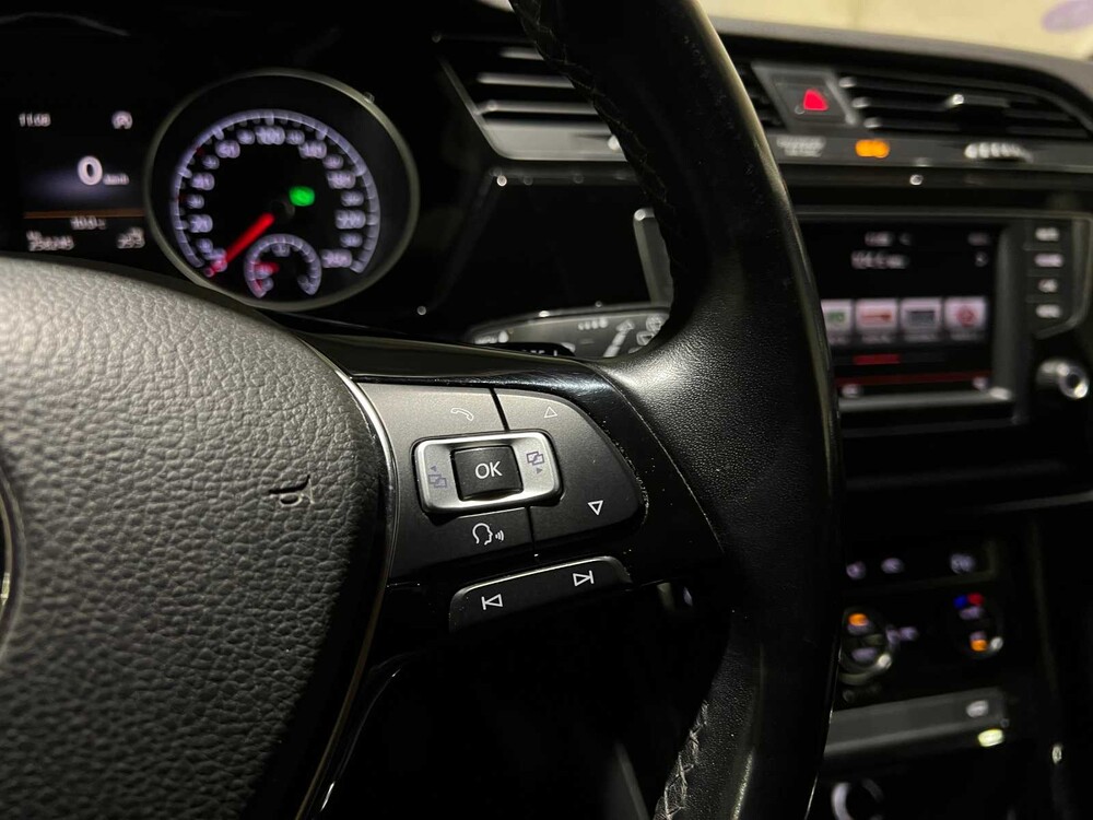 Volkswagen Touran 1.4 TSI Connected Series -Automatik- 150PS 2016, JS-249-R