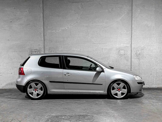Volkswagen Golf 1.6 FSI Comfortline 116PS 2005, 01-PZ-RK