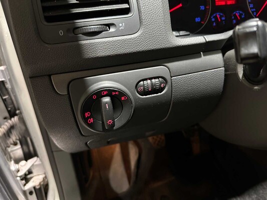 Volkswagen Golf 1.6 FSI Comfortline 116PS 2005, 01-PZ-RK