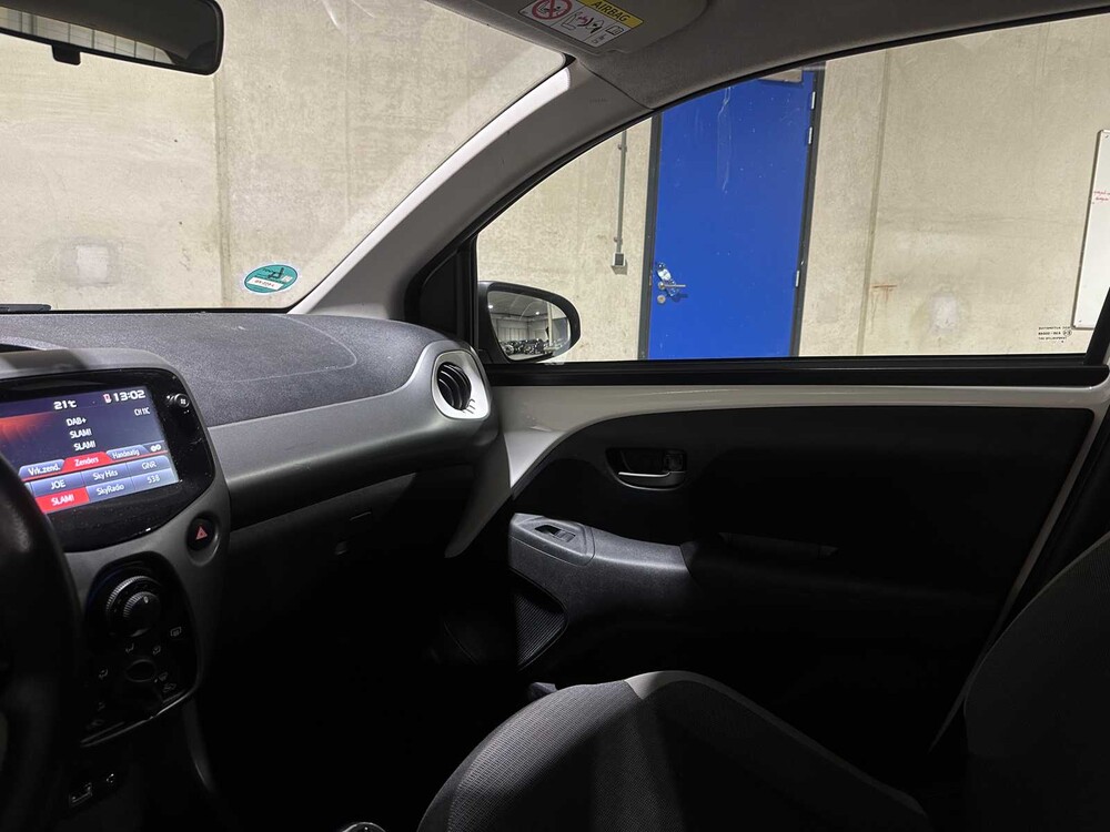 Toyota Aygo 1.0 VVT-i x-play 72hp 2020, J-855-XB