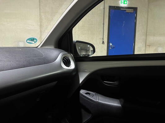 Toyota Aygo 1.0 VVT-i x-play 72hp 2020, J-855-XB