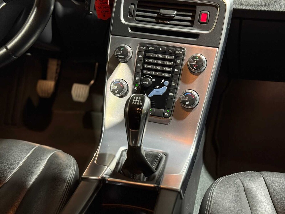 Volvo V60 Cross Country 2.0 D3 Polar+ 150PS 2017, PT-351-G