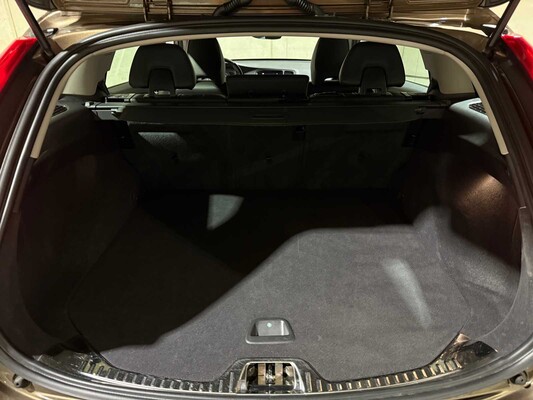 Volvo V60 Cross Country 2.0 D3 Polar+ 150PS 2017, PT-351-G