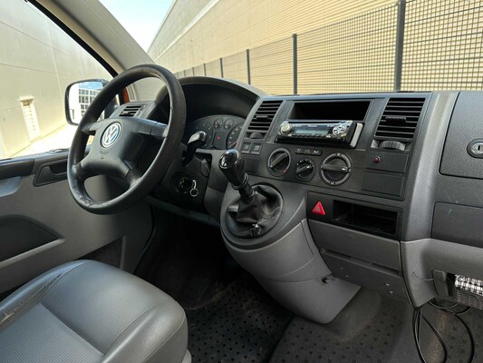 Volkswagen Transporter Kombi 1.9 TDI 340 Comf.l. 9-Persoons 86pk 2006, 69-TP-GN