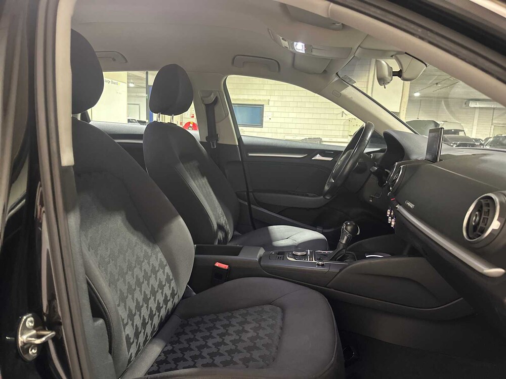 Audi A3 Sportback 1.4 e-tron Attraction 150PS 2015, HL-741-R