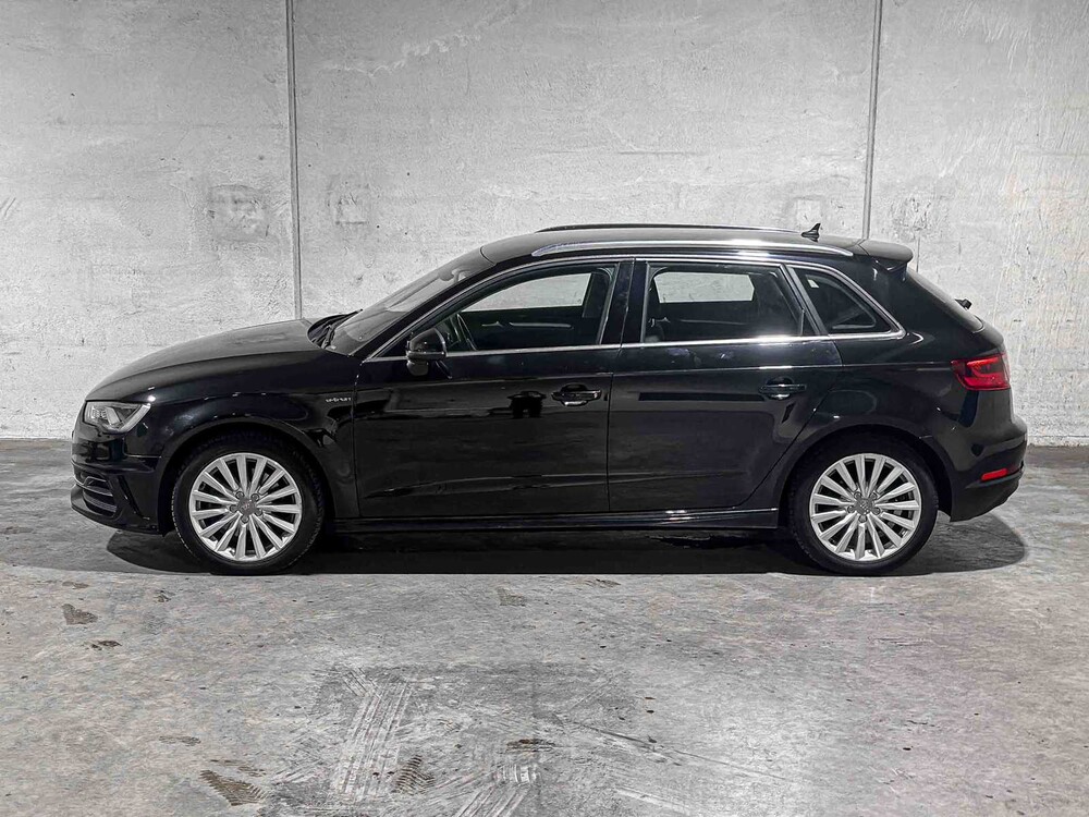 Audi A3 Sportback 1.4 e-tron Attraction 150PS 2015, HL-741-R