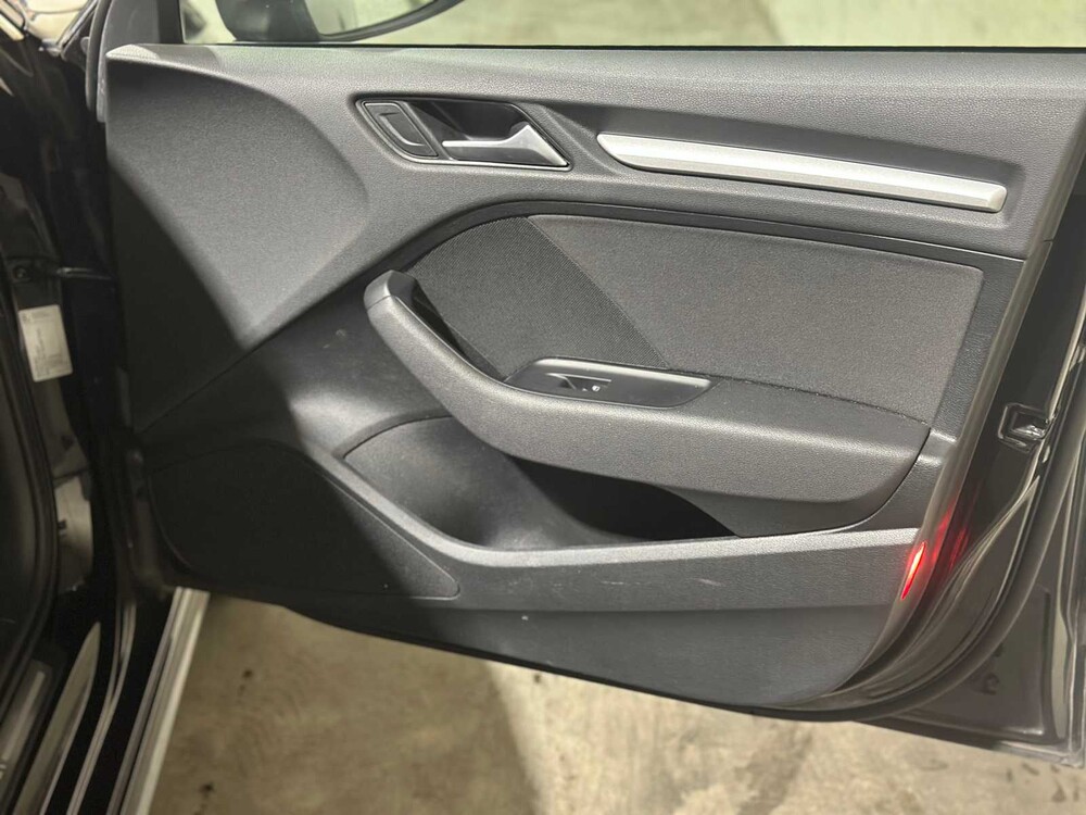 Audi A3 Sportback 1.4 e-tron Attraction 150PS 2015, HL-741-R