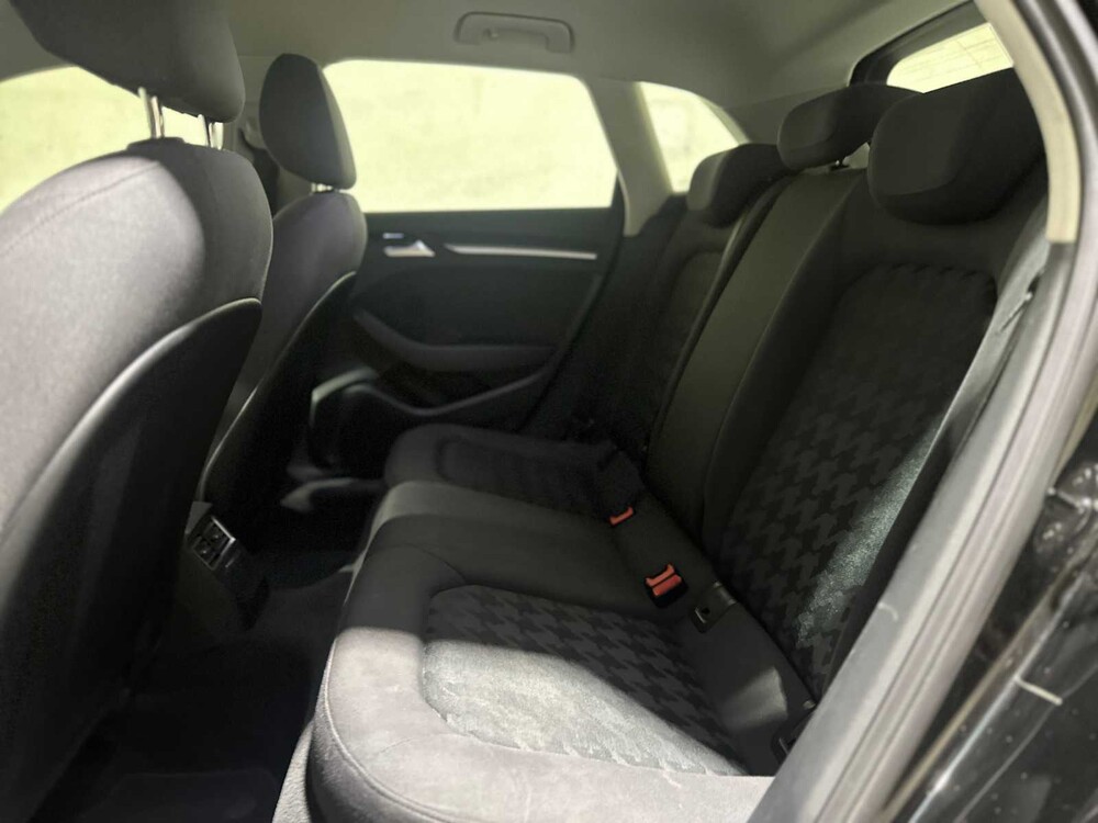 Audi A3 Sportback 1.4 e-tron Attraction 150PS 2015, HL-741-R