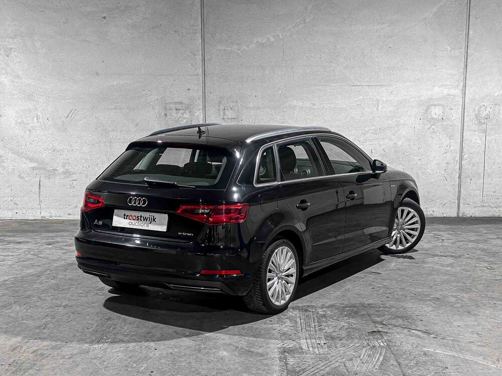 Audi A3 Sportback 1.4 e-tron Attraction 150PS 2015, HL-741-R