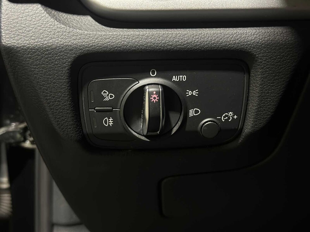 Audi A3 Sportback 1.4 e-tron Attraction 150PS 2015, HL-741-R