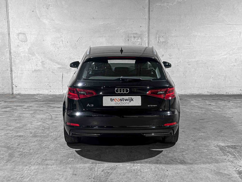 Audi A3 Sportback 1.4 e-tron Attraction 150PS 2015, HL-741-R