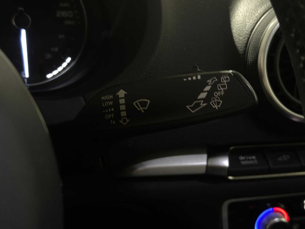 Audi A3 Sportback 1.4 e-tron Attraction 150PS 2015, HL-741-R