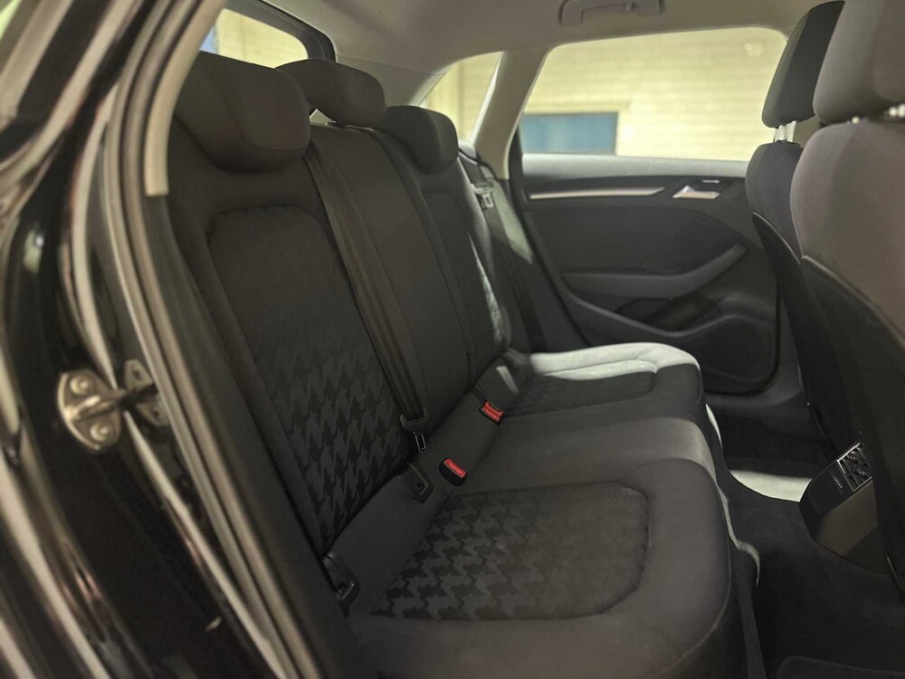 Audi A3 Sportback 1.4 e-tron Attraction 150PS 2015, HL-741-R