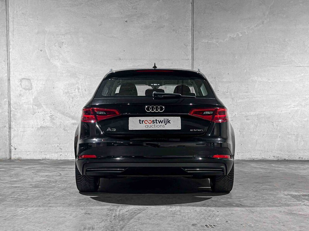 Audi A3 Sportback 1.4 e-tron Attraction 150PS 2015, HL-741-R