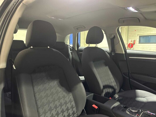 Audi A3 Sportback 1.4 e-tron Attraction 150pk 2015, HL-741-R