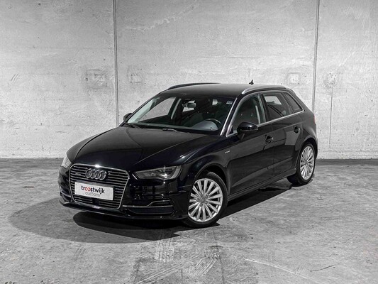 Audi A3 Sportback 1.4 e-tron Attraction 150pk 2015, HL-741-R
