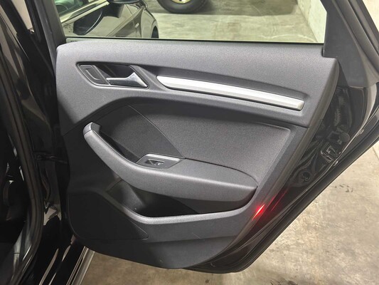 Audi A3 Sportback 1.4 e-tron Attraction 150pk 2015, HL-741-R