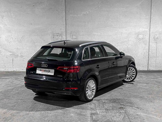 Audi A3 Sportback 1.4 e-tron Attraction 150pk 2015, HL-741-R