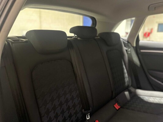 Audi A3 Sportback 1.4 e-tron Attraction 150PS 2015, HL-741-R