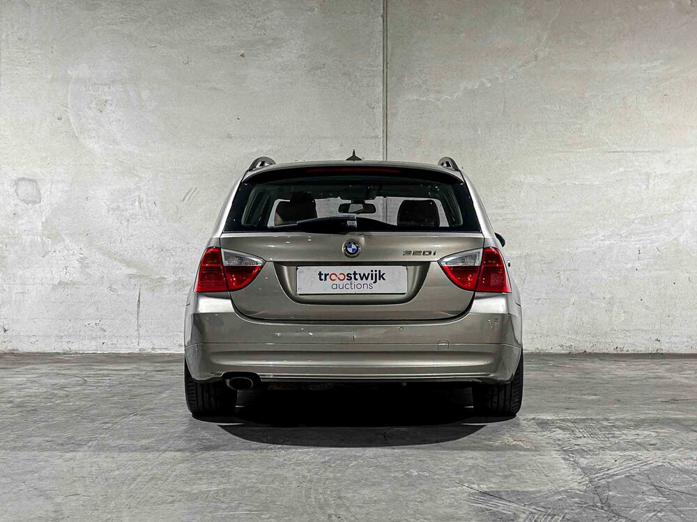 BMW 320i Touring High Executive 170PS 2008 3er, 56-GFT-7