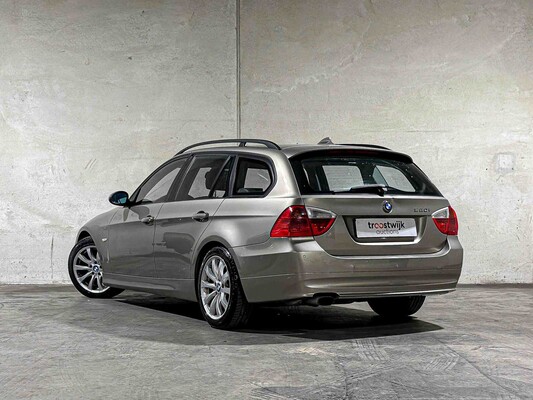 BMW 320i Touring High Executive 170pk 2008 3-serie, 56-GFT-7