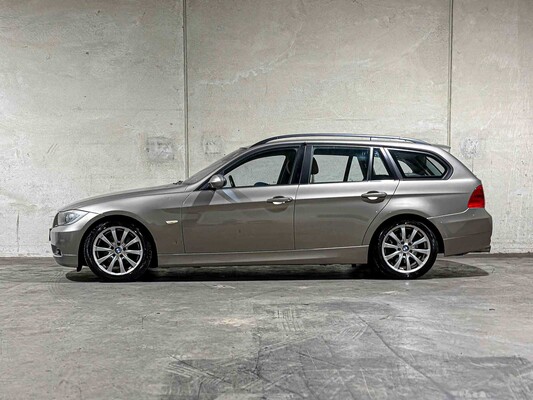 BMW 320i Touring High Executive 170pk 2008 3-serie, 56-GFT-7