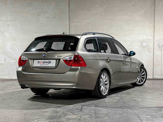 BMW 320i Touring High Executive 170pk 2008 3-serie, 56-GFT-7