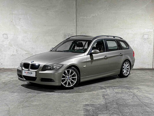 BMW 320i Touring High Executive 170pk 2008 3-serie, 56-GFT-7