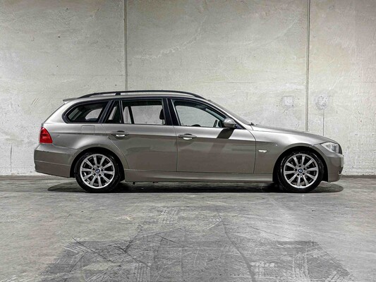 BMW 320i Touring High Executive 170pk 2008 3-serie, 56-GFT-7
